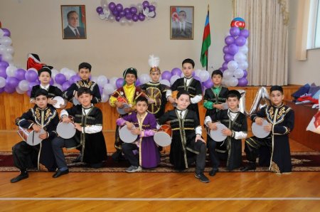 Qalib ölkənin xoşbəxt uşaqları - FOTOLAR