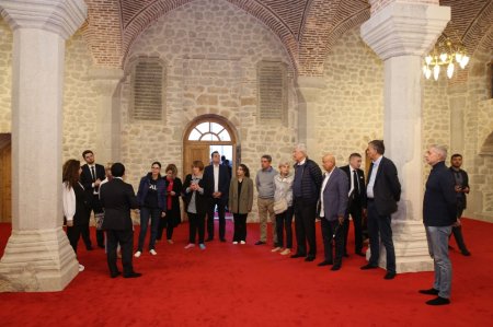 Beynəlxalq tədbirin iştirakçıları Şuşa şəhərində bərpa və yenidənqurma işləri ilə tanış olublar - FOTOLAR