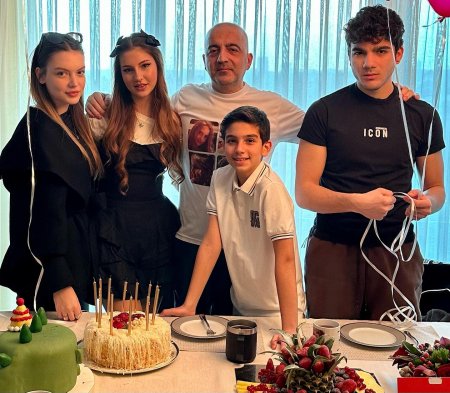 Mübariz Mənsimovun qızının ad günündən görüntülər - FOTOLAR Mübariz Mənsimovun qızının ad günündən görüntülər - FOTOLAR