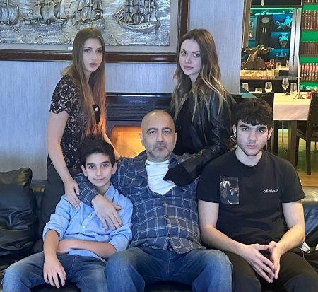 Mübariz Mənsimovun qızının ad günündən görüntülər - FOTOLAR Mübariz Mənsimovun qızının ad günündən görüntülər - FOTOLAR