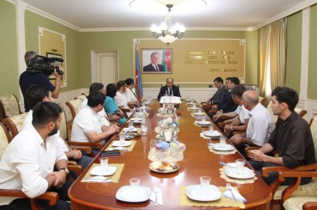 Müasir dövrdə milli mətbuatımızın inkişafı Ulu Öndər Heydər Əliyevin adı ilə bağlıdır - FOTOLAR Müasir dövrdə milli mətbuatımızın inkişafı Ulu Öndər Heydər Əliyevin adı ilə bağlıdır - FOTOLAR