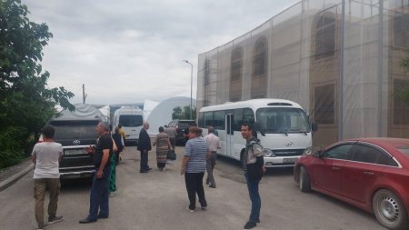 31 ildən sonra bitən həsrət: Daha 19 laçınlı ailə doğma yurduna qovuşub - FOTOLAR 31 ildən sonra bitən həsrət: Daha 19 laçınlı ailə doğma yurduna qovuşub - FOTOLAR