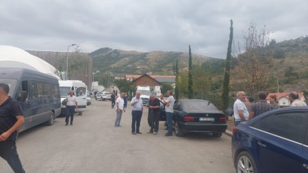 31 ildən sonra bitən həsrət: Daha 19 laçınlı ailə doğma yurduna qovuşub - FOTOLAR 31 ildən sonra bitən həsrət: Daha 19 laçınlı ailə doğma yurduna qovuşub - FOTOLAR