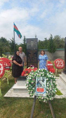 Qəbələ Oğuz yazarları Xaçmaz kənd şəhidlərinin məzarlarını ziyarət ediblər - FOTOLAR Qəbələ Oğuz yazarları Xaçmaz kənd şəhidlərinin məzarlarını ziyarət ediblər - FOTOLAR