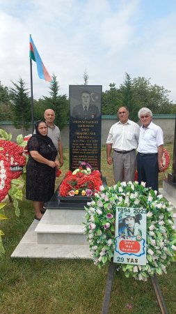 Qəbələ Oğuz yazarları Xaçmaz kənd şəhidlərinin məzarlarını ziyarət ediblər - FOTOLAR Qəbələ Oğuz yazarları Xaçmaz kənd şəhidlərinin məzarlarını ziyarət ediblər - FOTOLAR