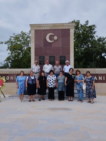 Qəbələ Oğuz yazarları Xaçmaz kənd şəhidlərinin məzarlarını ziyarət ediblər - FOTOLAR Qəbələ Oğuz yazarları Xaçmaz kənd şəhidlərinin məzarlarını ziyarət ediblər - FOTOLAR