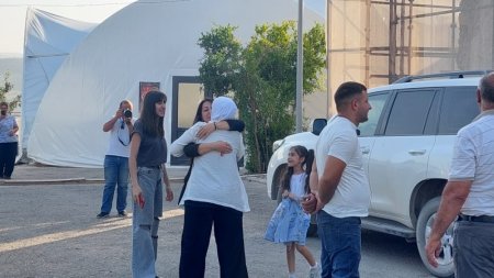Bu gün daha 23 laçınlı ailə doğma yurduna qovuşub - FOTOLAR Bu gün daha 23 laçınlı ailə doğma yurduna qovuşub - FOTOLAR
