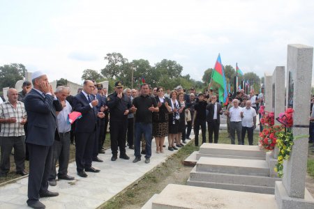 .Şəhidimiz Mehdizadə Mirpaşa Yaqub oğlu Bərdə rayon Qayalı kənd qəbrstanlığında dəfn edildi - FOTO .Şəhidimiz Mehdizadə Mirpaşa Yaqub oğlu Bərdə rayon Qayalı kənd qəbrstanlığında dəfn edildi - FOTO