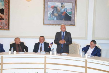 Kəlbəcərli şair Nəbi Dilsuzun kitabının təqdimatı keçirilib -ŞƏKİLLƏR -ŞƏKİLLƏR Kəlbəcərli şair Nəbi Dilsuzun kitabının təqdimatı keçirilib -ŞƏKİLLƏR -ŞƏKİLLƏR