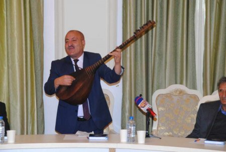 Kəlbəcərli şair Nəbi Dilsuzun kitabının təqdimatı keçirilib -ŞƏKİLLƏR -ŞƏKİLLƏR Kəlbəcərli şair Nəbi Dilsuzun kitabının təqdimatı keçirilib -ŞƏKİLLƏR -ŞƏKİLLƏR