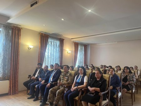 Bərdə rayon Heydər Əliyev Mərkəzində 8 noyabr Zəfər günü münasibətilə "Zəfərin mübarək Azərbaycan " adlı tədbir keçirilmişdir - FOTOLAR Bərdə rayon Heydər Əliyev Mərkəzində 8 noyabr Zəfər günü münasibətilə "Zəfərin mübarək Azərbaycan " adlı tədbir keçirilmişdir - FOTOLAR