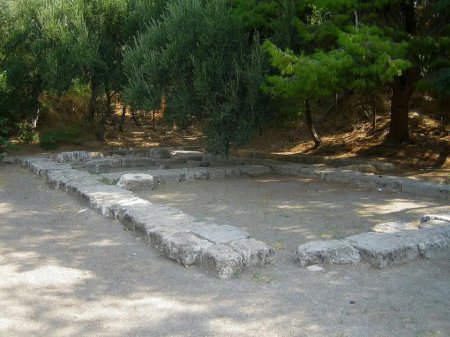 Süni intellekt qədim yunan filosofunun dəfn olunduğu yeri tapdı Süni intellekt qədim yunan filosofunun dəfn olunduğu yeri tapdı