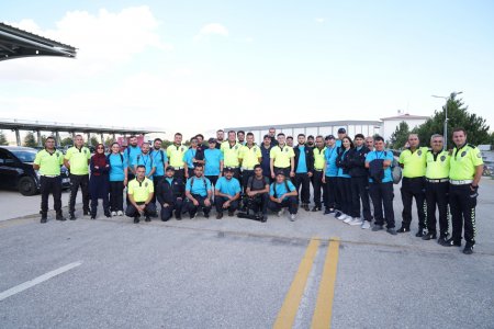 Təlimin yeddinci günü: Media nümayəndələri üçün ekstremal şəraitdə sürücülük təlimi keçirilib Təlimin yeddinci günü: Media nümayəndələri üçün ekstremal şəraitdə sürücülük təlimi keçirilib
