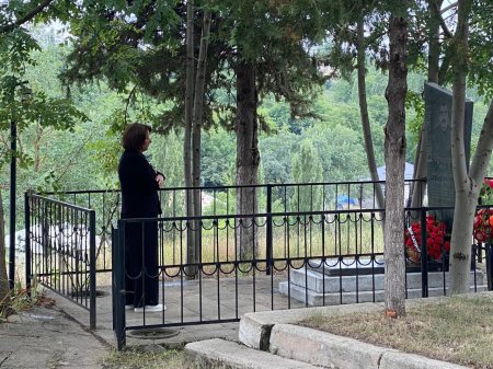Etibar Hüseynova: Azərbaycan bayrağı ordenli Sərhəd Zöhrabbəyovun şəhid olduğu gündür - FOTO