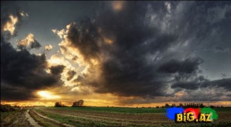 BELA ZƏNGİBASARLI: BULUDLAR KİŞNƏDİ - FOTO BELA ZƏNGİBASARLI: BULUDLAR KİŞNƏDİ - FOTO