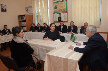 İcra başçısı Malik İsaqov sakinlərlə növbəti səyyar qəbul keçirdi - FOTOLAR İcra başçısı Malik İsaqov sakinlərlə növbəti səyyar qəbul keçirdi - FOTOLAR