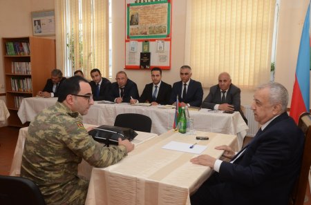 İcra başçısı Malik İsaqov sakinlərlə növbəti səyyar qəbul keçirdi - FOTOLAR İcra başçısı Malik İsaqov sakinlərlə növbəti səyyar qəbul keçirdi - FOTOLAR