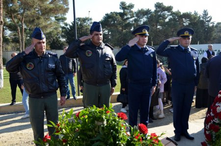 Vətən Müharibəsi Qəhrəmanı Zaur Nudirəliyev və Cəmil Nəcəfovun xatirələri anılıb - FOTOLAR Vətən Müharibəsi Qəhrəmanı Zaur Nudirəliyev və Cəmil Nəcəfovun xatirələri anılıb - FOTOLAR