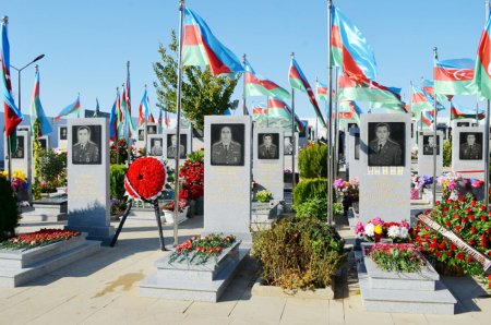 Vətən Müharibəsi Qəhrəmanı Zaur Nudirəliyev və Cəmil Nəcəfovun xatirələri anılıb - FOTOLAR Vətən Müharibəsi Qəhrəmanı Zaur Nudirəliyev və Cəmil Nəcəfovun xatirələri anılıb - FOTOLAR