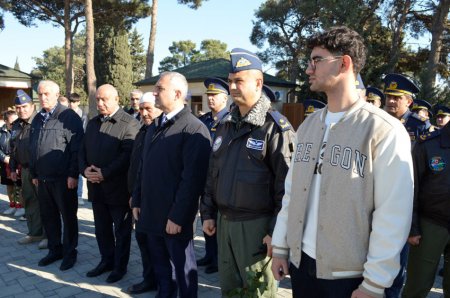 Vətən Müharibəsi Qəhrəmanı Zaur Nudirəliyev və Cəmil Nəcəfovun xatirələri anılıb - FOTOLAR Vətən Müharibəsi Qəhrəmanı Zaur Nudirəliyev və Cəmil Nəcəfovun xatirələri anılıb - FOTOLAR