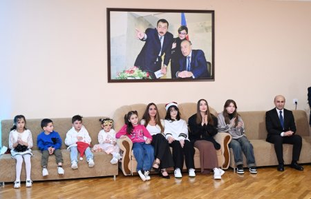 Bakı Media Mərkəzinin rəhbəri Arzu Əliyeva 2 saylı Uşaq evi sosial xidmət müəssisəsində uşaqları ziyarət edib - FOTOLAR Bakı Media Mərkəzinin rəhbəri Arzu Əliyeva 2 saylı Uşaq evi sosial xidmət müəssisəsində uşaqları ziyarət edib - FOTOLAR