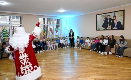 Bakı Media Mərkəzinin rəhbəri Arzu Əliyeva 2 saylı Uşaq evi sosial xidmət müəssisəsində uşaqları ziyarət edib - FOTOLAR Bakı Media Mərkəzinin rəhbəri Arzu Əliyeva 2 saylı Uşaq evi sosial xidmət müəssisəsində uşaqları ziyarət edib - FOTOLAR
