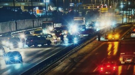 Bu yollarda qəza və sıxlıq var - Fotolar Bu yollarda qəza və sıxlıq var - Fotolar