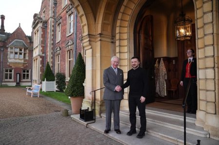 Zelenski Böyük Britaniya Kralı III Çarlz ilə görüşüb
